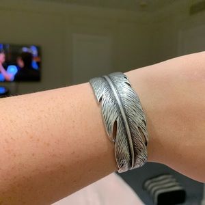 Lucky Brand Casted Feather Cuff